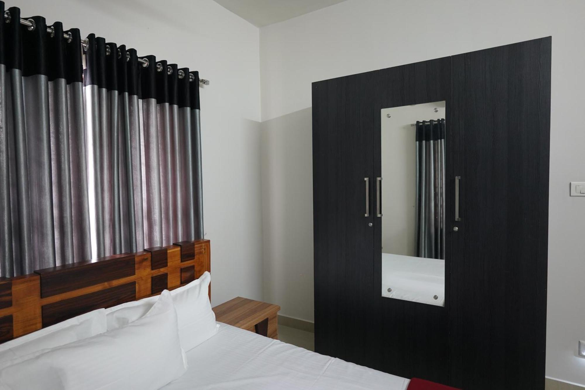 Swapna Home Suites Nedumbassery Exterior photo